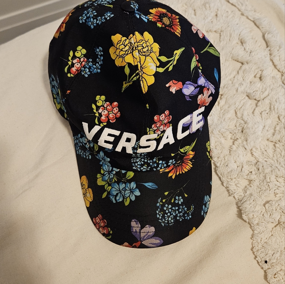 Authentic Versace Floral cap - Picture 6 of 9